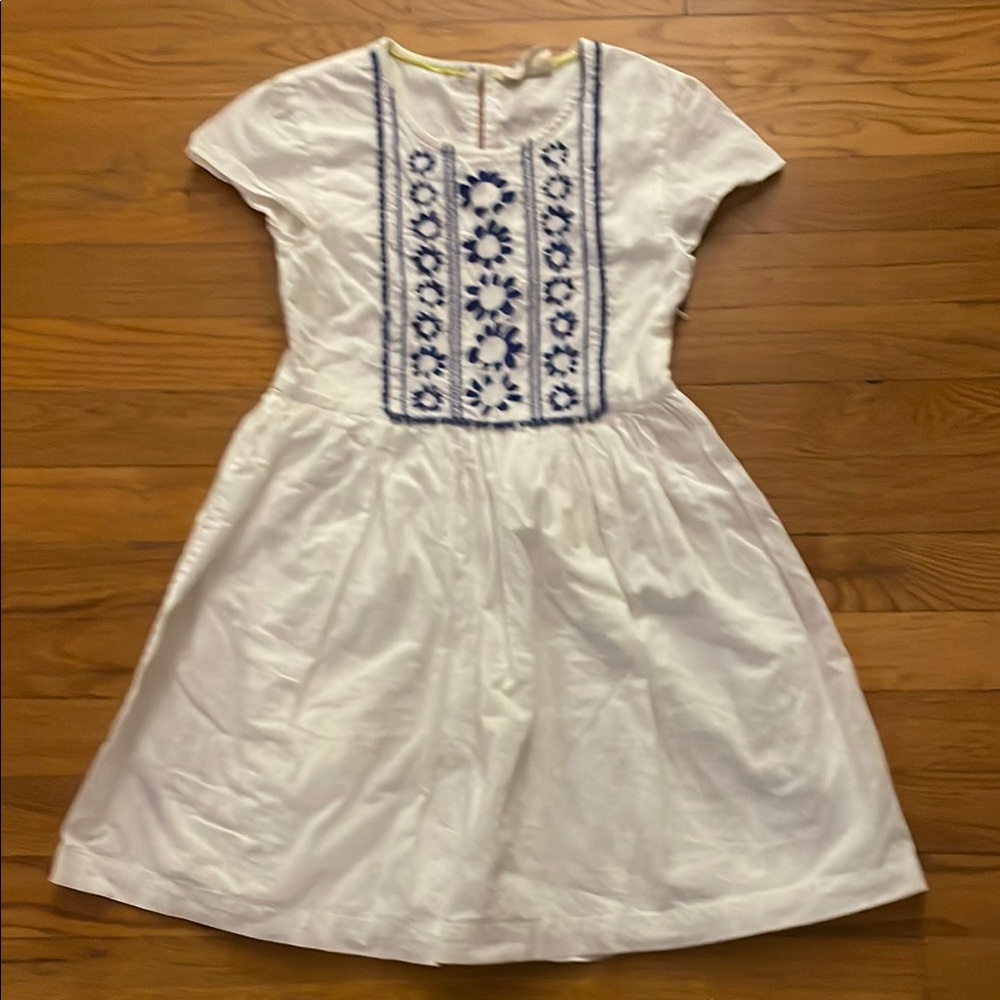 Mini boden white  and Blue Embroidered Kids Dress size 7/8